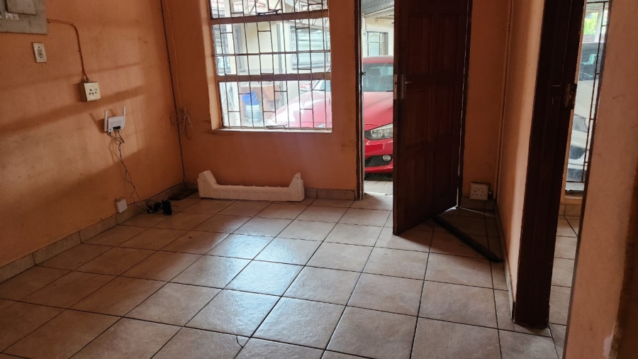 To Let 2 Bedroom Property for Rent in Oos Einde North West